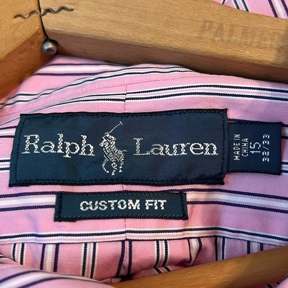 RALPH Lauren custom fit mens button up shirt. - Picture 6 of 7